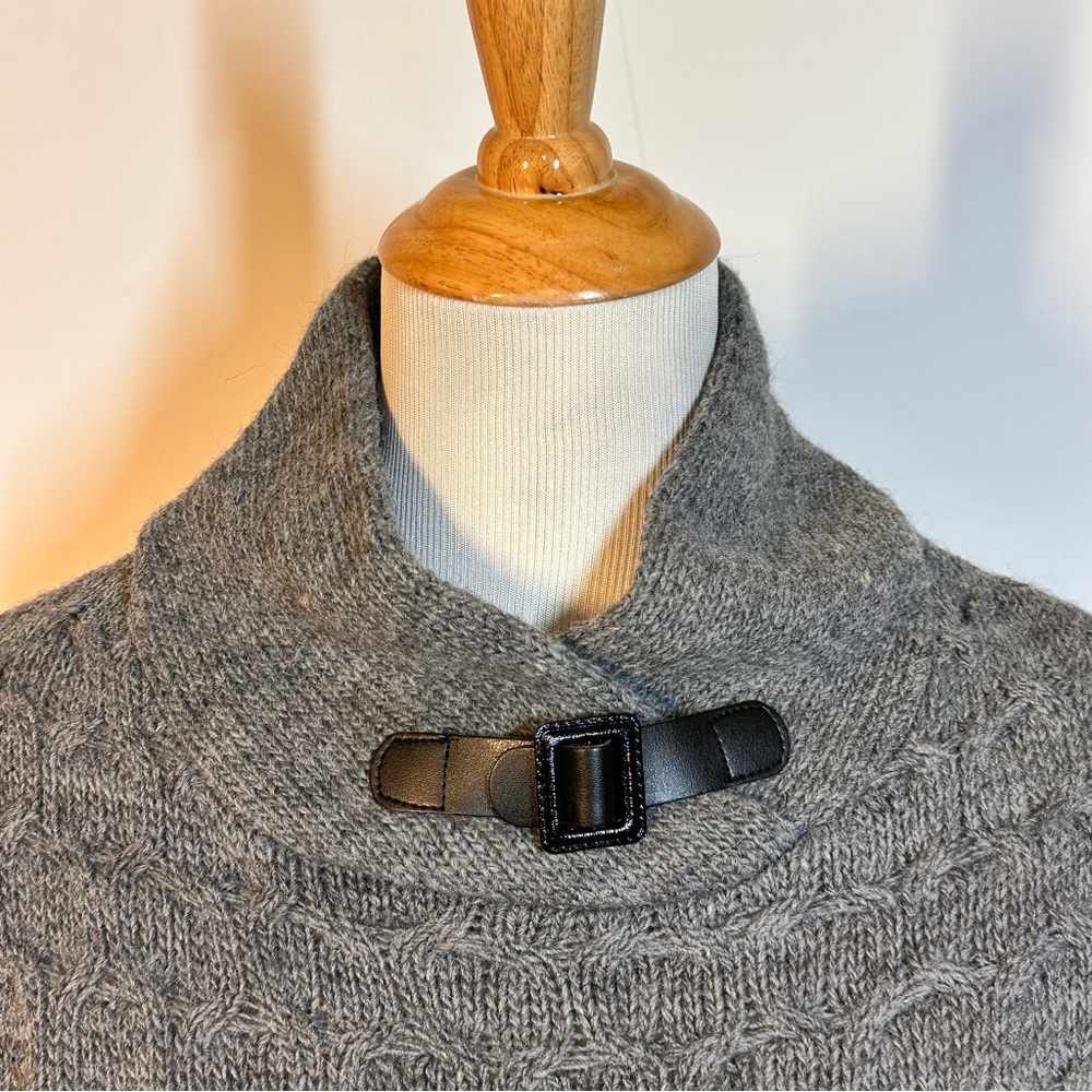Cable Knit Poncho Sweater - Gray - Picture 4 of 10